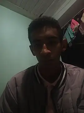 Snapshot of Bruno_Hallss chatting on June 2026 12:04:02 AM Bruno Hallss online show from June 2026 12:04:02 AM