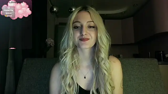 Snapshot of white_liillyy chatting on September 2025 08:19:01 PM white liillyy online show from September 2025 08:19:01 PM