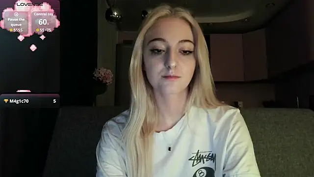 Snapshot of white_liillyy chatting on September 2025 10:33:01 PM white liillyy online show from September 2025 10:33:01 PM