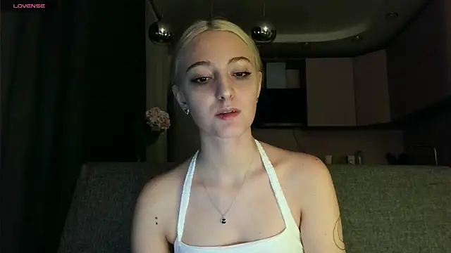 Snapshot of white_liillyy chatting on September 2025 10:02:01 PM white liillyy online show from September 2025 10:02:01 PM