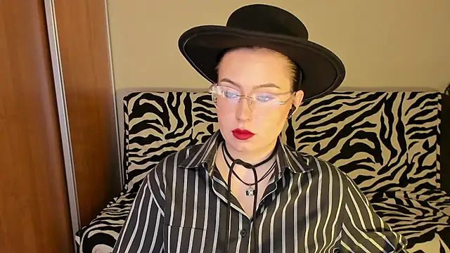 just fucked777 online show from June 2026 07:07:01 PM