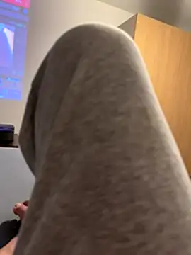 Snapshot of tashaninlife chatting on November 2025 12:43:01 AM tashaninlife online show from November 2025 12:43:01 AM