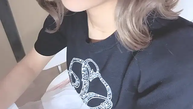Snapshot of miho-ch chatting on June 2026 12:40:02 PM miho-ch online show from June 2026 12:40:02 PM