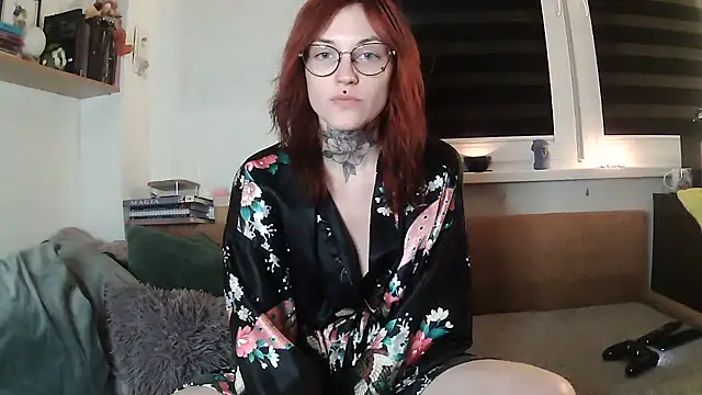 Zelesuida online show from November 2025 07:27:02 PM