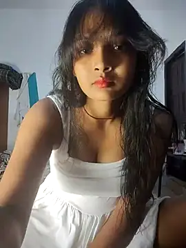 RAYI Queen 2 online show from October 2025 01:03:02 PM