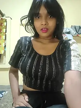 RAYI Queen 2 online show from November 2025 02:02:01 AM