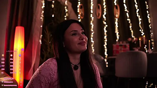 Snapshot of MaryHols chatting on December 2025 05:40:02 PM MaryHols online show from December 2025 05:40:02 PM