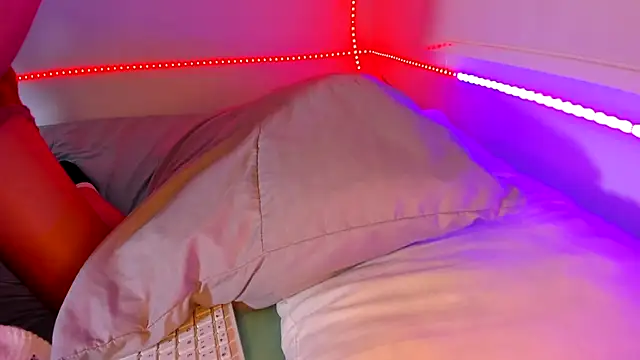 Snapshot of Dulce_TentacionLatina chatting on September 2025 01:05:02 AM Dulce TentacionLatina online show from September 2025 01:05:02 AM