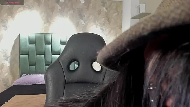 Saya Amaretto1 online show from January 2026 12:35:01 AM