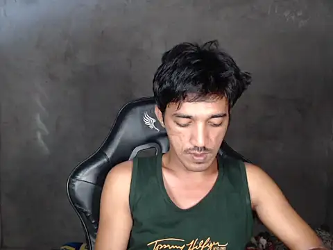 RowyCam online show from November 2025 06:35:02 AM