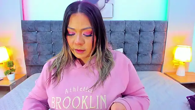 isabella horney  online show from January 2026 06:09:01 PM