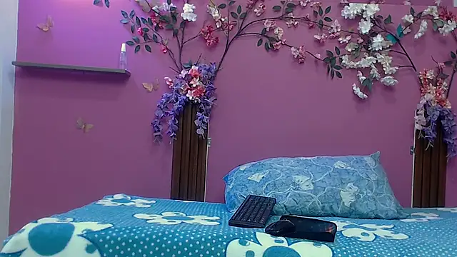 skinnybarbie022 online show from October 2025 01:07:02 AM