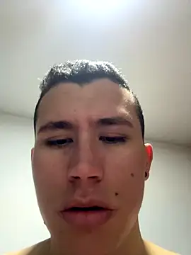 Snapshot of Kurtxxx22 chatting on October 2025 03:51:02 AM Kurtxxx22 online show from October 2025 03:51:02 AM