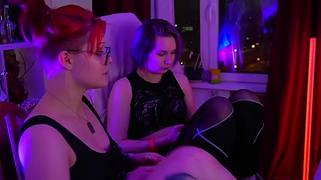 Snapshot of Sova173 chatting on December 2025 04:33:01 PM Sova173 online show from December 2025 04:33:01 PM