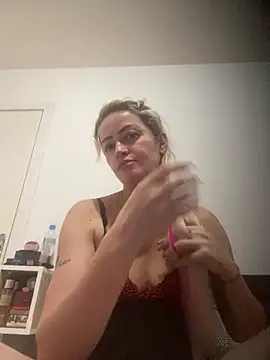 Alerquinasc online show from December 2025 11:43:01 PM