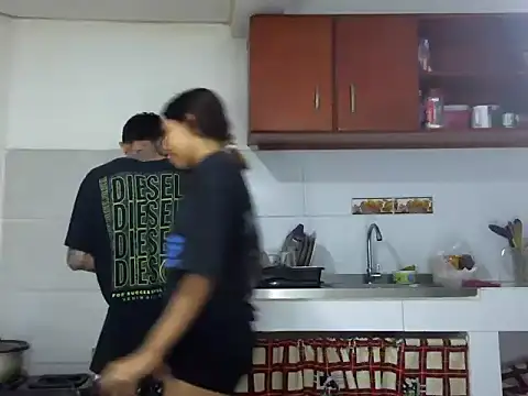 MeganAndMaxxh online show from November 2025 01:06:02 AM