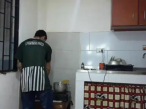 MeganAndMaxxh online show from November 2025 01:17:01 AM