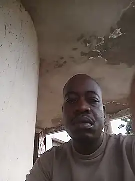 Snapshot of WaiterZim chatting on May 2026 07:28:02 AM WaiterZim online show from May 2026 07:28:02 AM