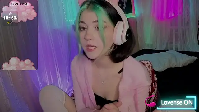 Snapshot of Miko_Meow chatting on December 2025 12:29:01 AM Miko Meow online show from December 2025 12:29:01 AM