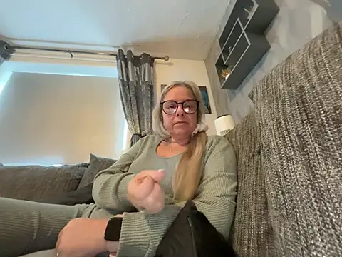 Snapshot of Anastasia-BlondeXX chatting on February 2026 10:25:01 AM Anastasia-BlondeXX online show from February 2026 10:25:01 AM