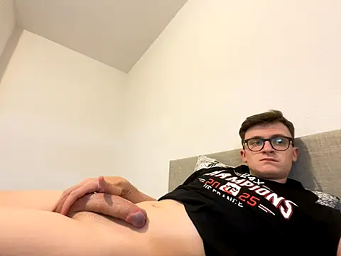 Snapshot of Eternelfrisson chatting on September 2025 04:34:01 PM Eternelfrisson online show from September 2025 04:34:01 PM