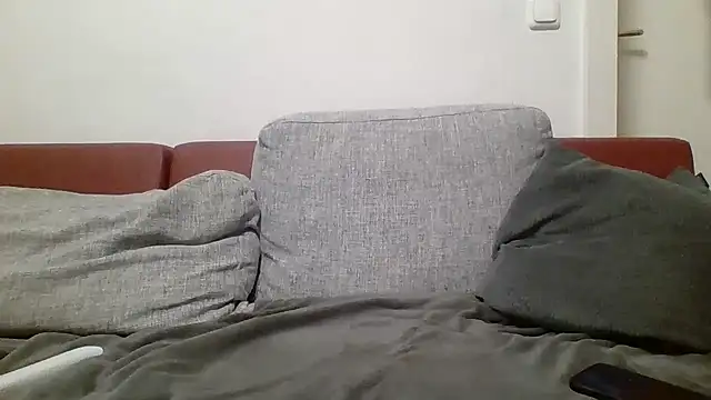 flo0083 online show from November 2025 02:38:02 PM