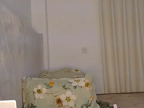 Snapshot of TinaFavourite chatting on November 2025 08:11:01 PM TinaFavourite online show from November 2025 08:11:01 PM