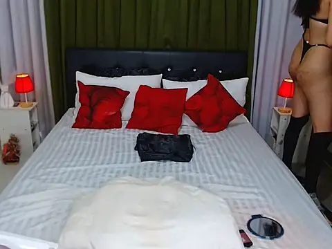 petitetsbigloads online show from February 2026 08:27:02 PM