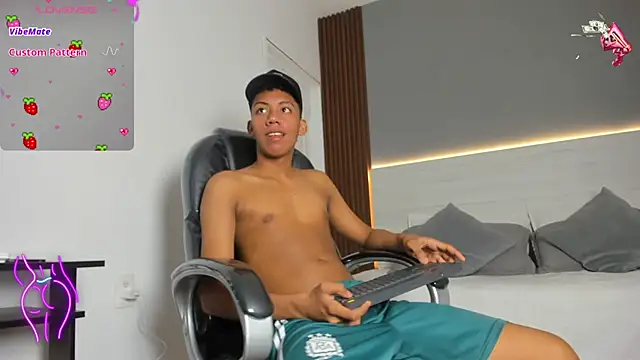 Snapshot of Brunette__boy chatting on November 2025 06:45:02 PM Brunette boy online show from November 2025 06:45:02 PM