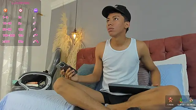 Snapshot of Brunette__boy chatting on December 2025 03:34:02 AM Brunette boy online show from December 2025 03:34:02 AM