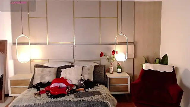 Lina Montclair online show from September 2025 08:01:02 PM