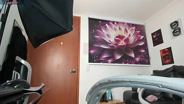 lycoris 19 online show from October 2025 08:50:02 PM