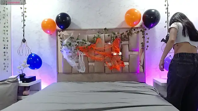 Snapshot of ScarlettRox chatting on October 2025 11:29:01 AM ScarlettRox online show from October 2025 11:29:01 AM