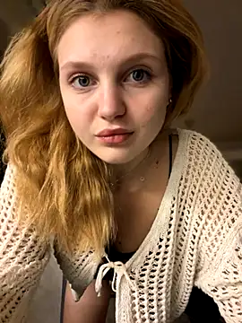 Snapshot of Emaline_Fane chatting on November 2025 06:21:01 PM Emaline Fane online show from November 2025 06:21:01 PM