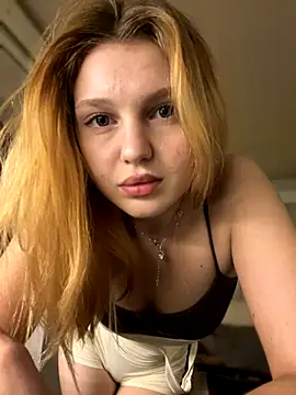 Snapshot of Emaline_Fane chatting on November 2025 06:21:02 PM Emaline Fane online show from November 2025 06:21:02 PM