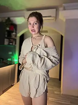 Emaline Fane online show from April 2026 10:51:01 PM