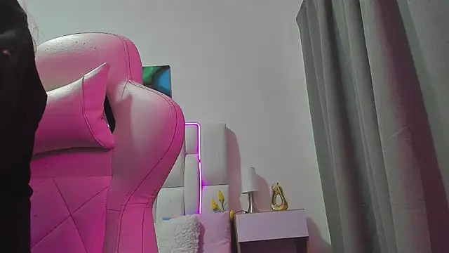 MilkWhore1 online show from April 2026 06:59:02 PM