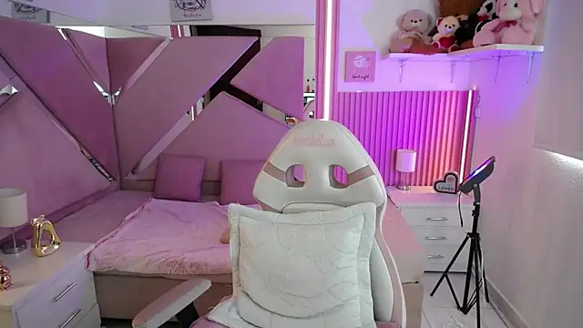 Mia garcia28 online show from December 2025 07:41:01 PM