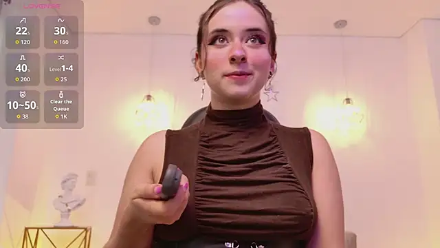 Snapshot of Mia_wee chatting on September 2025 06:52:02 PM Mia wee online show from September 2025 06:52:02 PM