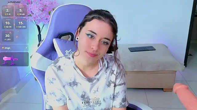 Mia wee online show from May 2026 03:39:01 PM