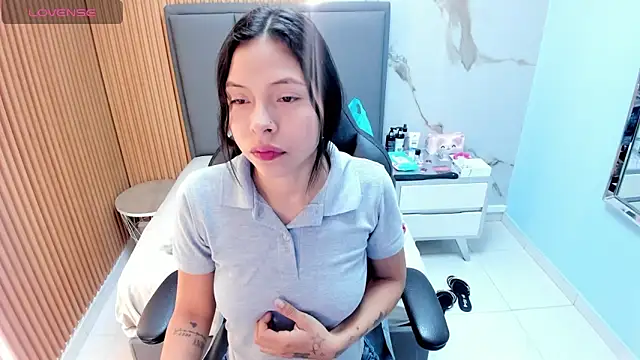 Isisleroy1 online show from October 2025 02:37:02 AM