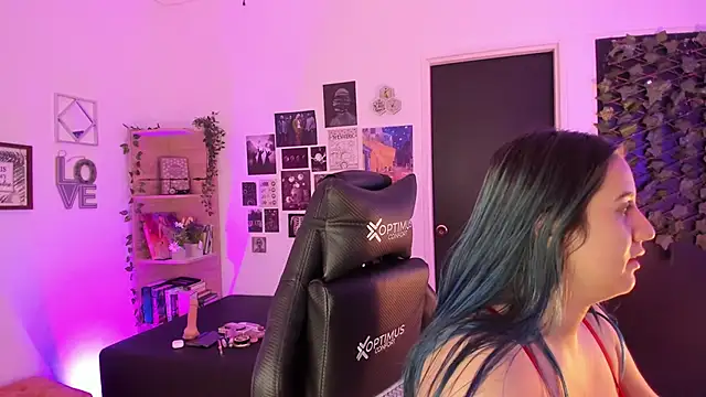 Snapshot of Lana_Herondale chatting on November 2025 09:08:01 AM Lana Herondale online show from November 2025 09:08:01 AM