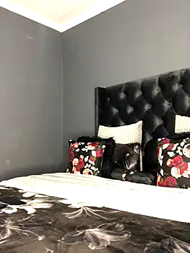 Snapshot of Thick_Shawtyy chatting on September 2025 05:01:02 PM Thick Shawtyy online show from September 2025 05:01:02 PM