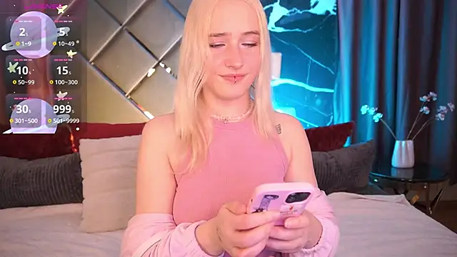 LilElfie online show from March 2026 08:47:02 PM