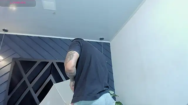 Snapshot of marco_garciia_ chatting on November 2025 11:16:01 PM marco garciia online show from November 2025 11:16:01 PM