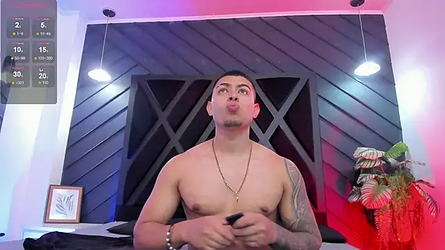 Snapshot of marco_garciia_ chatting on November 2025 11:15:01 PM marco garciia online show from November 2025 11:15:01 PM