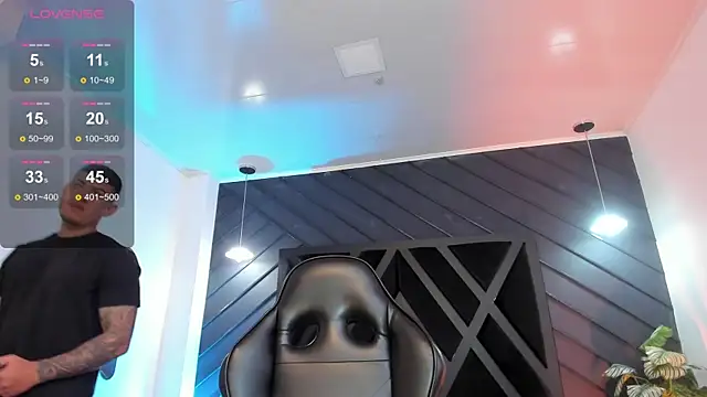 Snapshot of marco_garciia_ chatting on December 2025 11:20:02 PM marco garciia online show from December 2025 11:20:02 PM