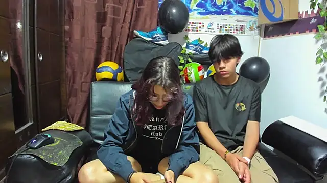 Snapshot of Donuts_DD chatting on September 2025 08:58:02 AM Donuts DD online show from September 2025 08:58:02 AM