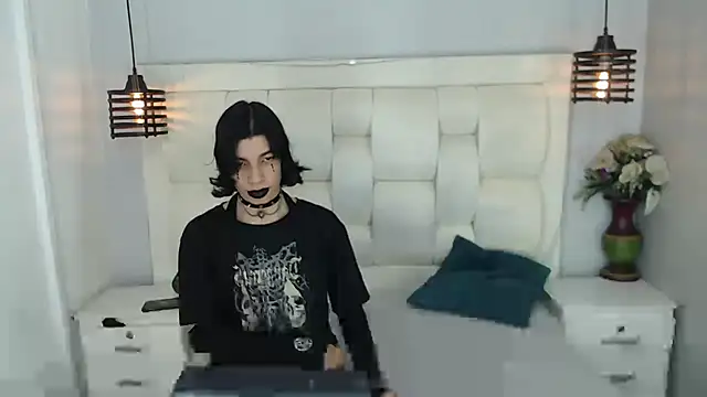 Snapshot of Atley_Dolly chatting on October 2025 09:23:02 PM Atley Dolly online show from October 2025 09:23:02 PM