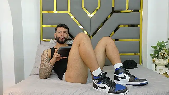 yorbymaxx online show from October 2025 02:03:02 PM